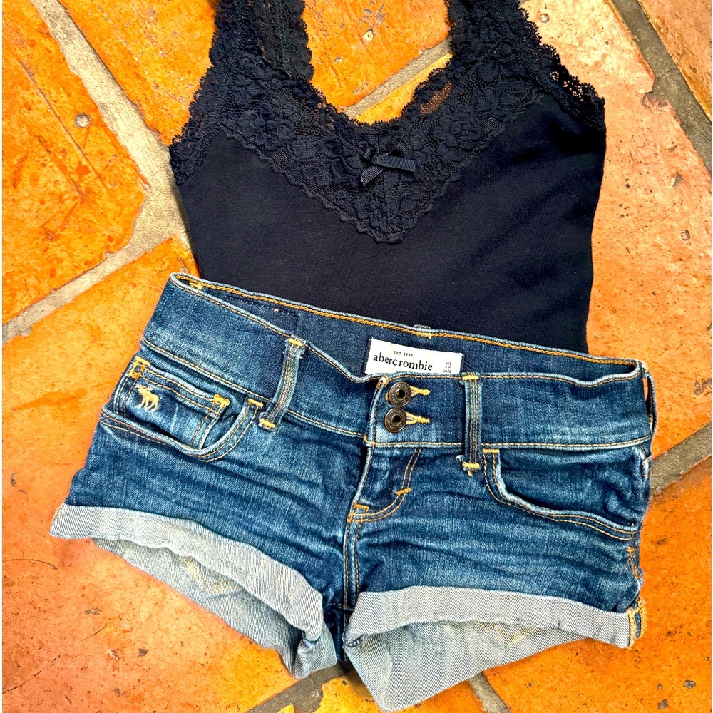 Abercrombie Kids NWOT long tank with lace trim & cuffed shorts (gently worn)